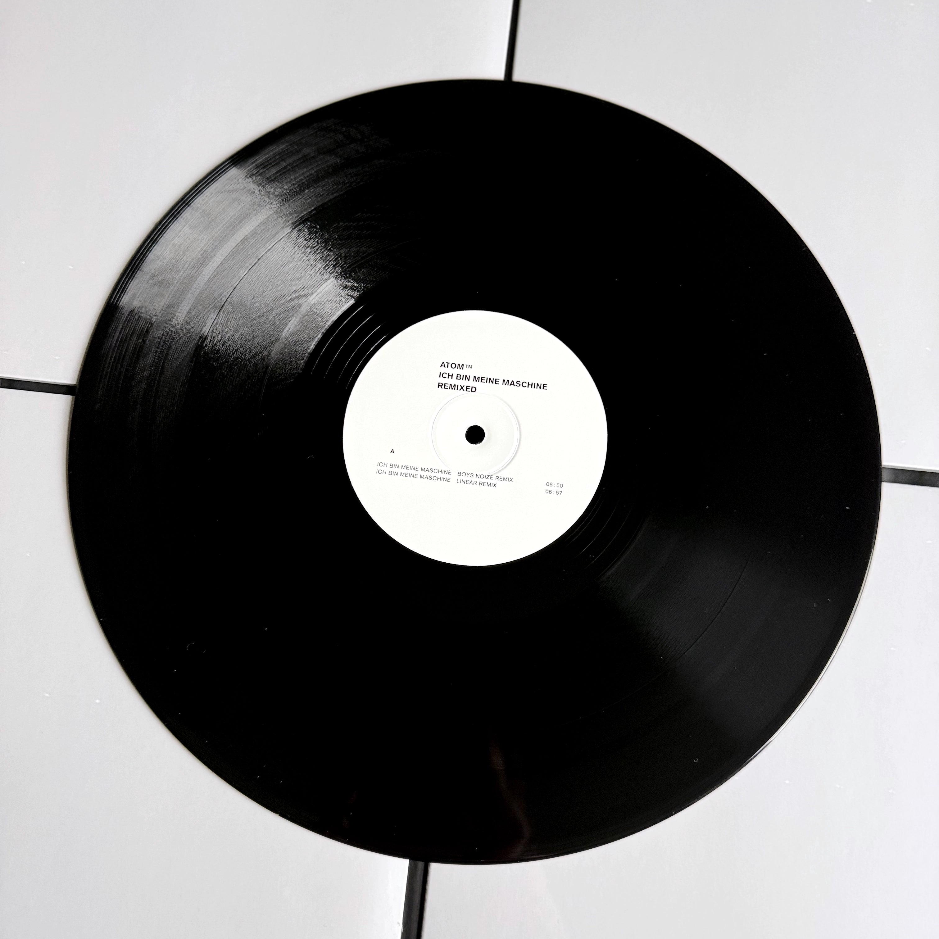 Atom™ Ich Bin Meine Maschine EP
