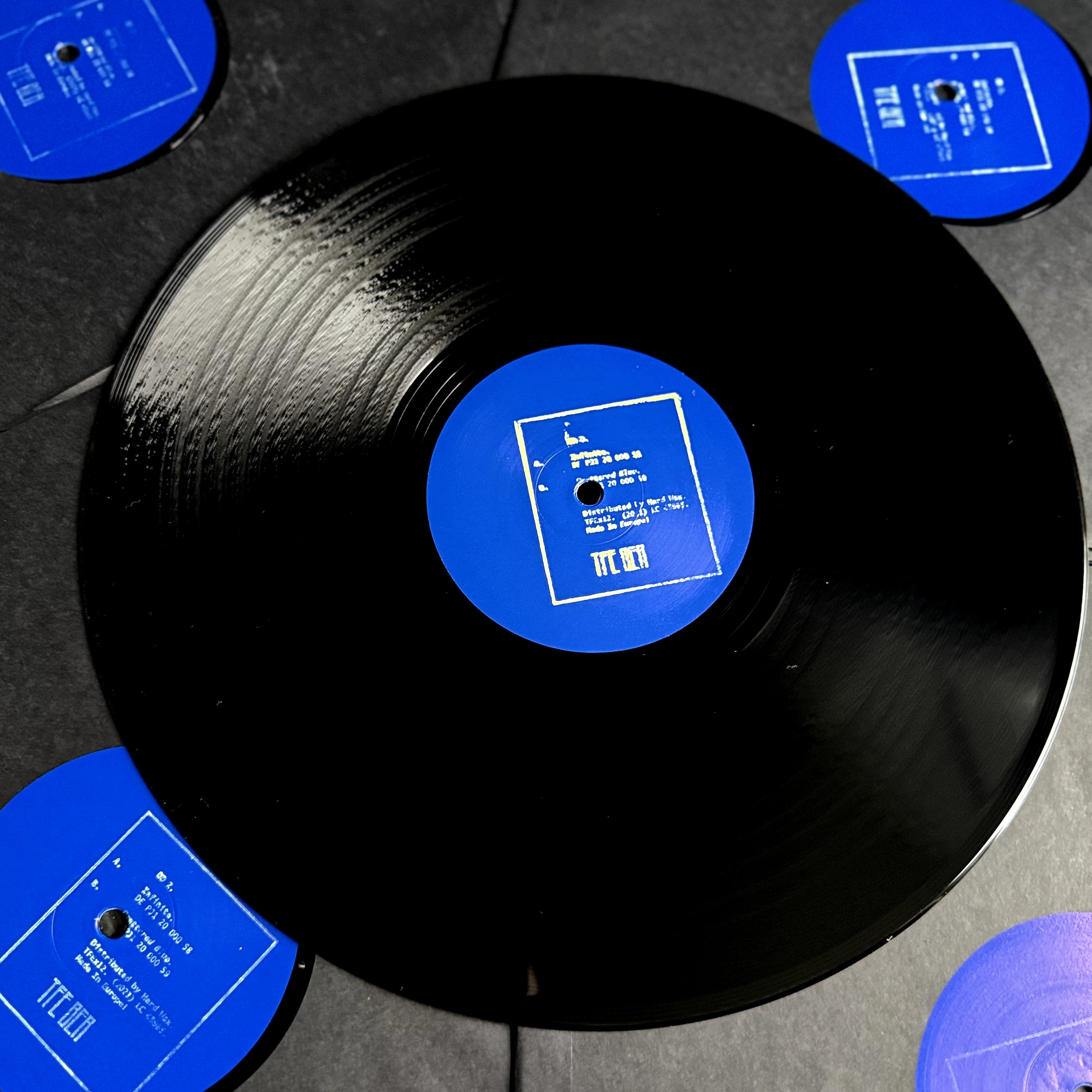 DD 2 – Infinite / Scattered Blue