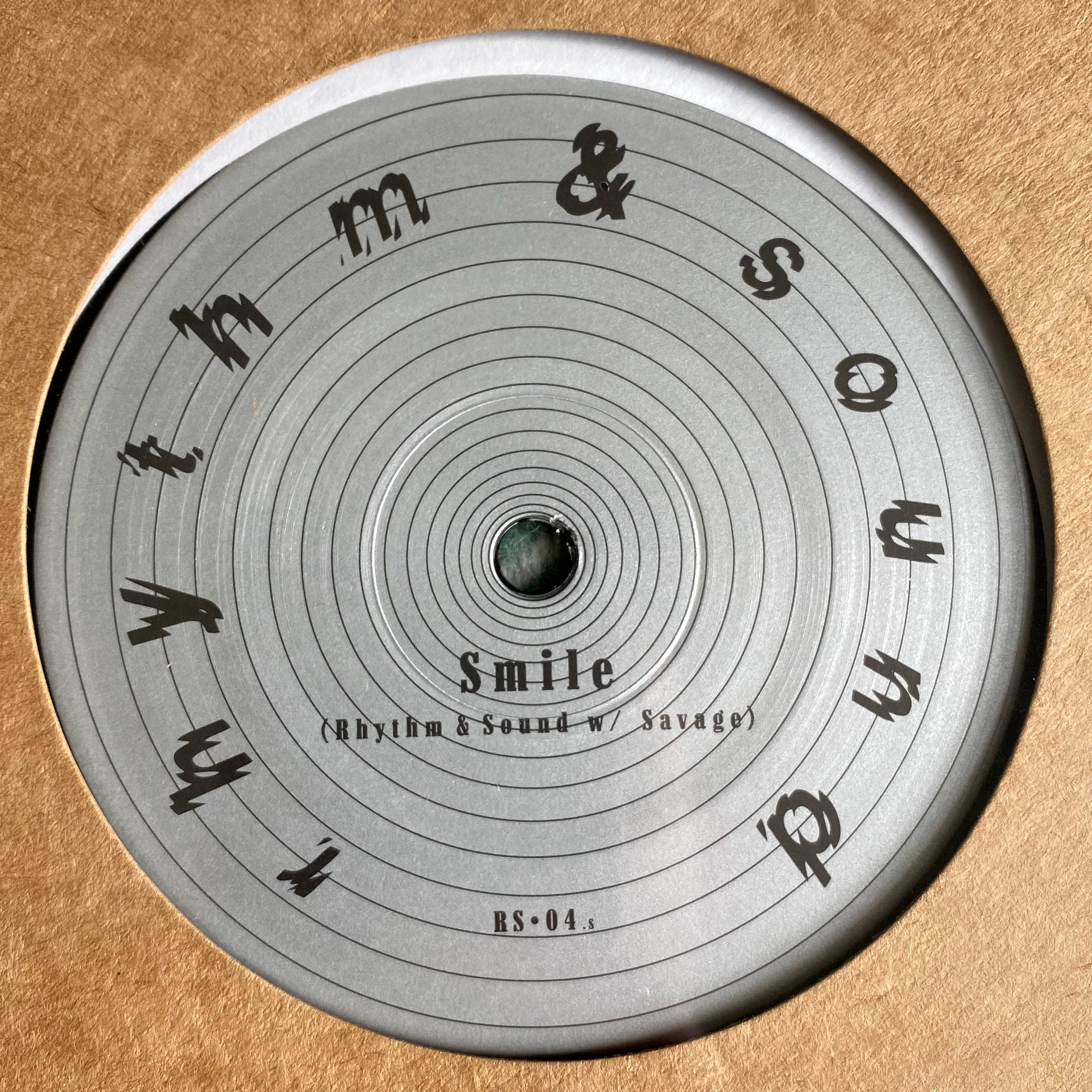 Rhythm & Sound w/ Savage – Smile